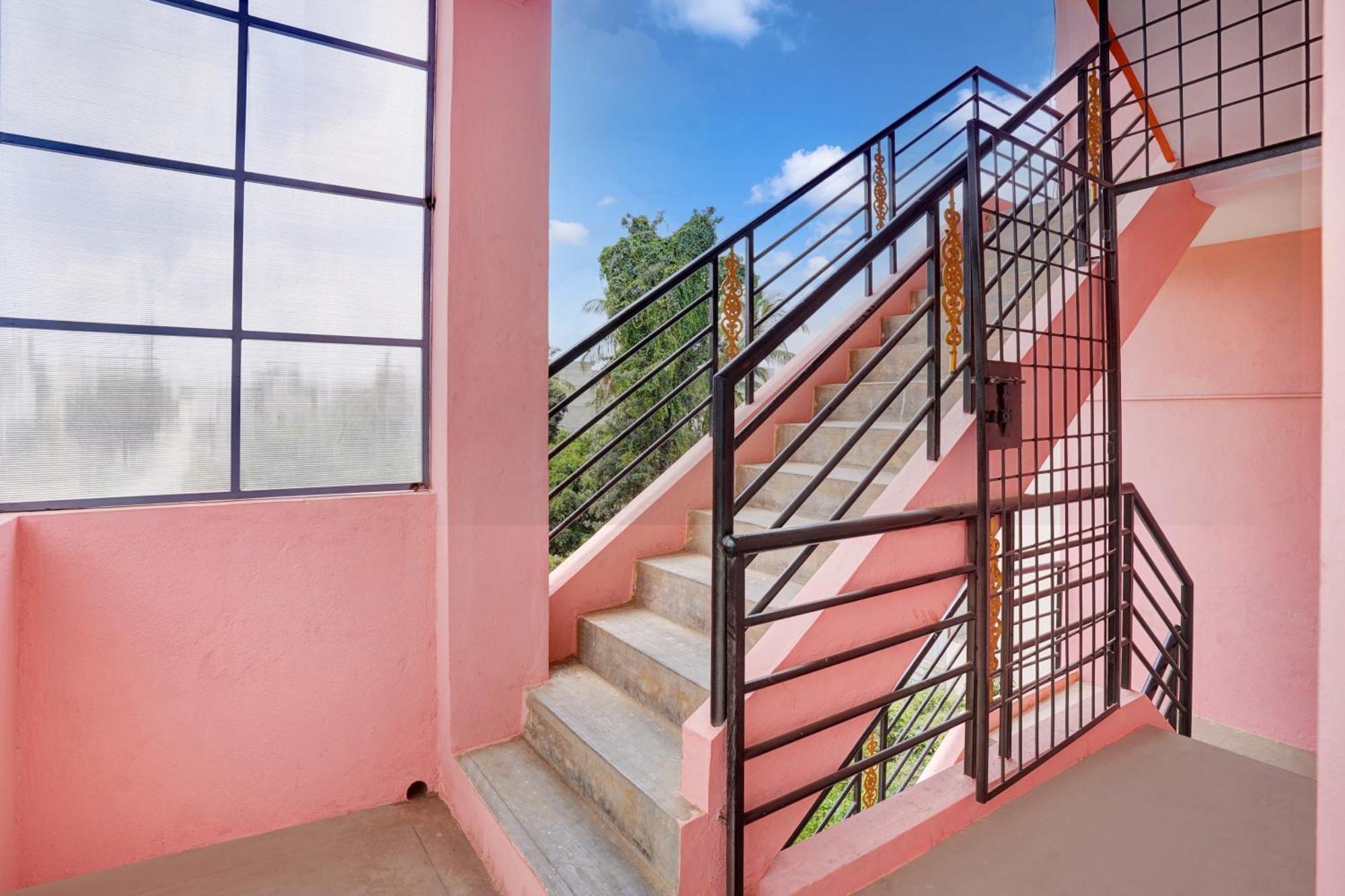 Hotel O Sv Lodge Bangalore Dış mekan fotoğraf